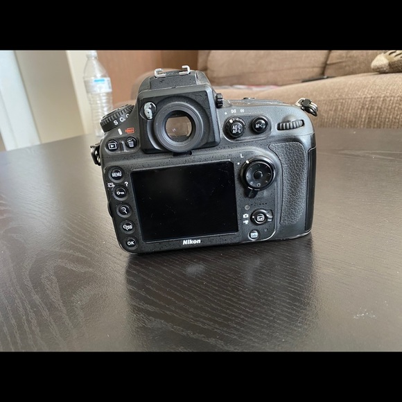 Nikon D800 Camera With Battery, Charger And lens - Picture 2 of 7
